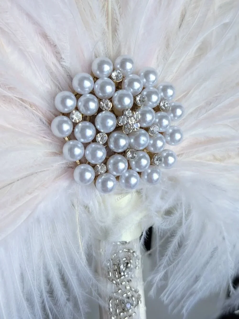 Vintage Style Bridal Feather Bouquet 1920s Ostrich Feather Fan - Picture 3 of 12